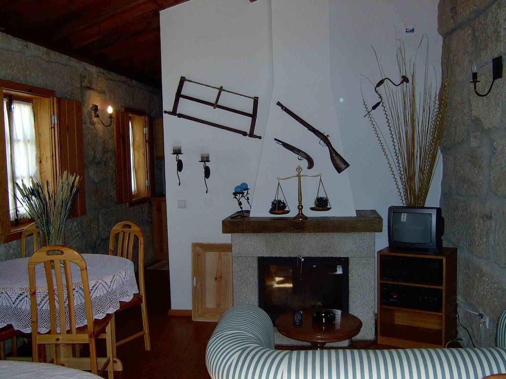 One Bedroom House In Povoa Dao Room photo